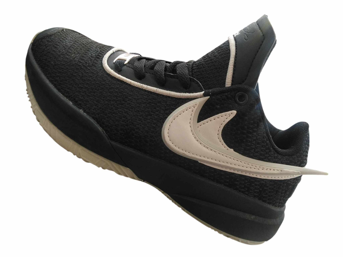 HQ LEBRON 20 BLACK WHITE (HQ LEB 20 BW)