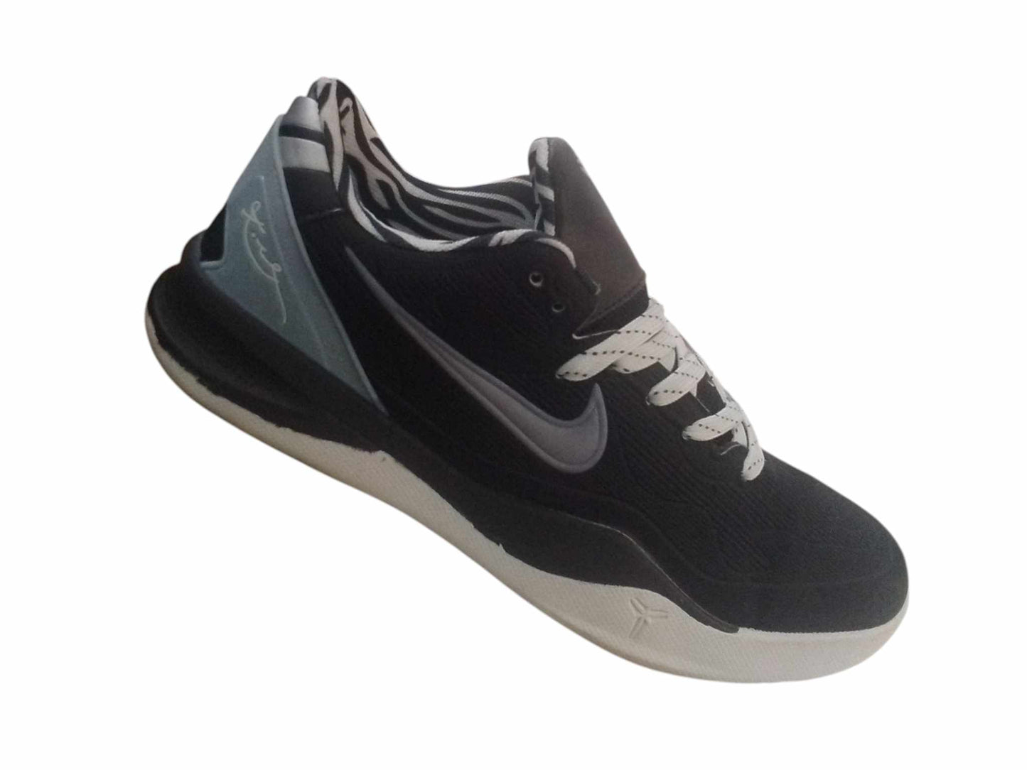 HQ KOBE 8 BLACK WHITE (HQ KOBE 8 BW)