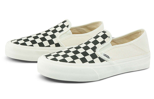 SLIP ON CHECKERED BOARD